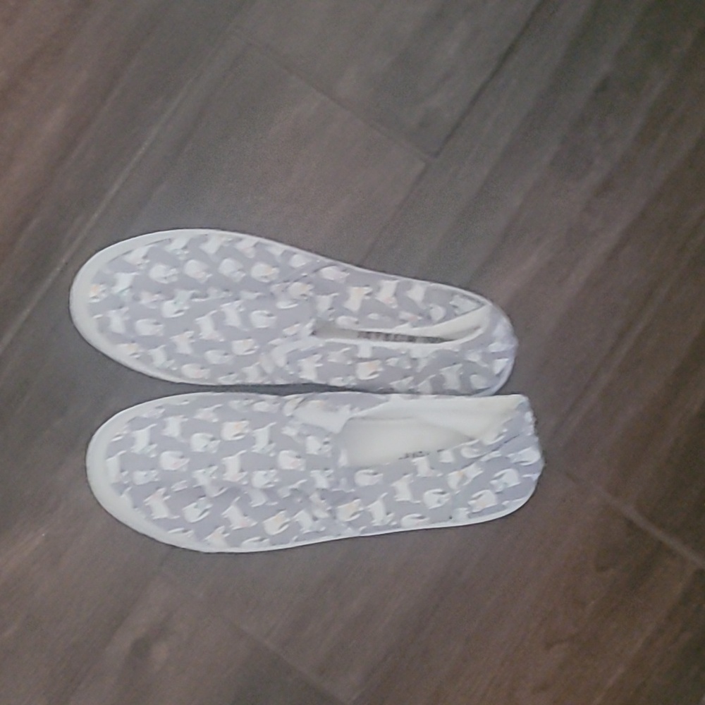Issac Mizrahi kitty cat sneakers